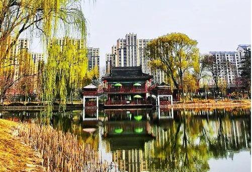 天水馬跑泉公園，這滿園春色似美人的嫣然一笑般撩人