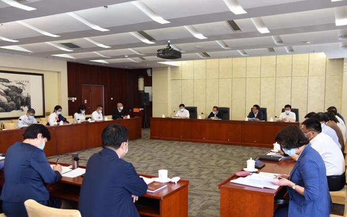 【兩會(huì)快訊】甘肅代表團(tuán)分組審議全國人大常委會(huì)工作報(bào)告，林鐸參加第一小組會(huì)議并發(fā)言