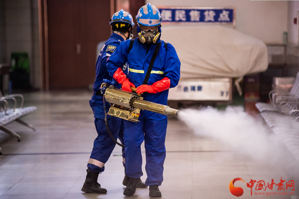 【新春走基層】護(hù)航回家路，蘭州車(chē)站這波操作很硬核！