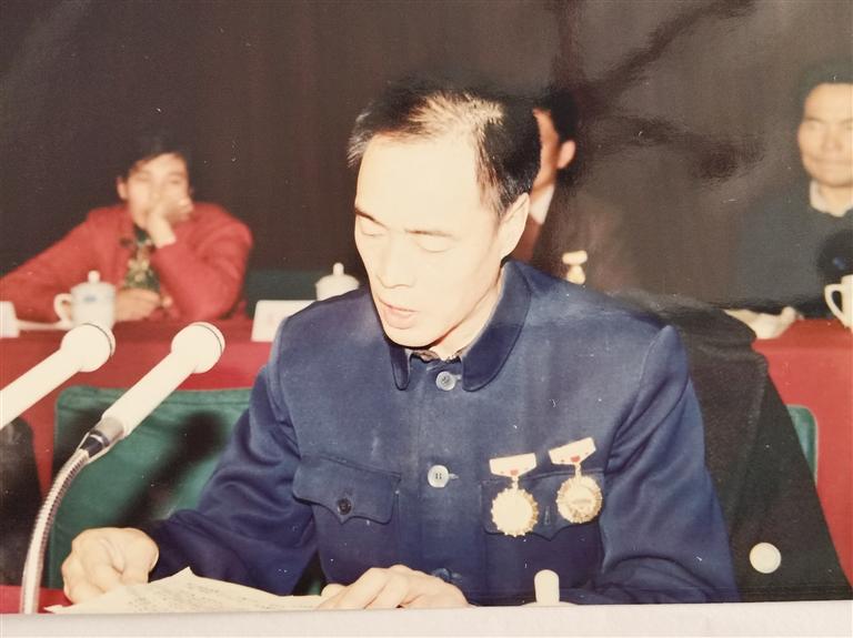 尋訪百名先鋒黨員  他用13年的時(shí)間完成28年的工作量——記“刀具大王”、全國(guó)勞模、蘭州通用機(jī)器廠工人技師蘆聚才