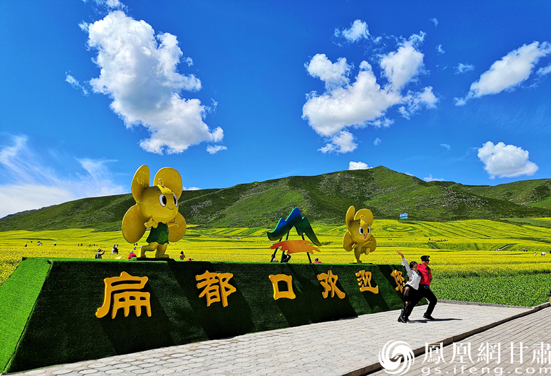 河西走廊張掖扁都口，古絲綢之路要道。王振武 攝