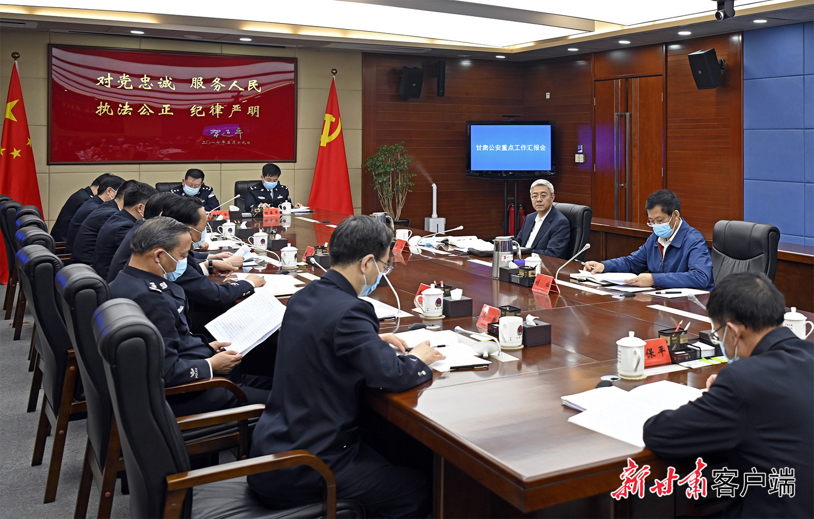 【甘快看】尹弘在甘肅省公安廳調(diào)研時強(qiáng)調(diào)：堅持政治建警鍛造公安鐵軍，全力以赴防風(fēng)險保安全護(hù)穩(wěn)定